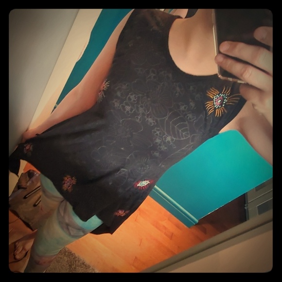 Leopards & Roses Tops - Leopards & Rose's floral embroidered tunic tank